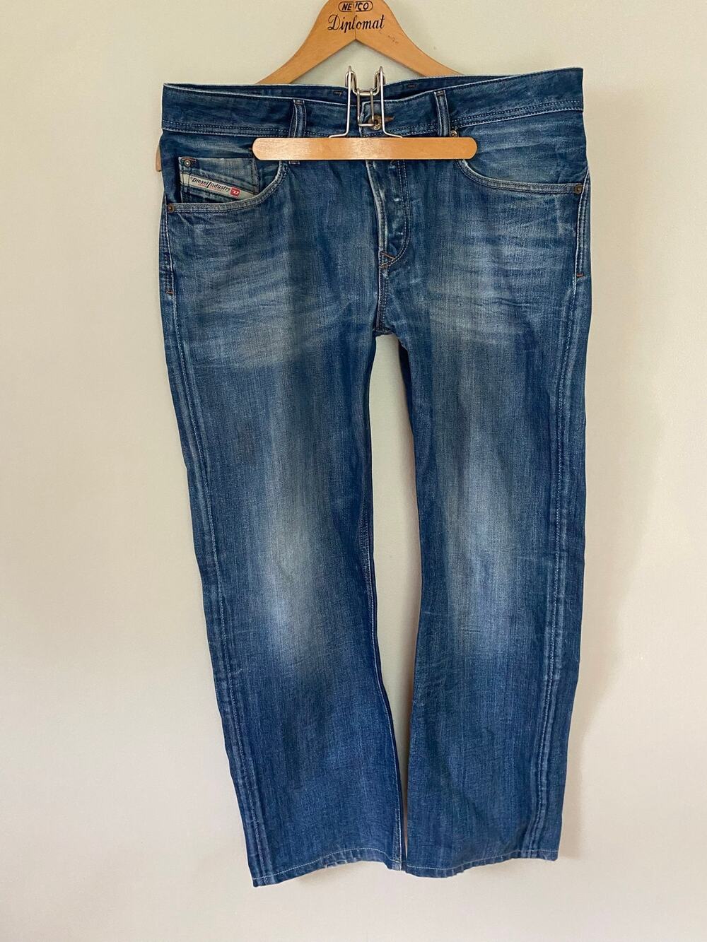 Diesel Jeans men's 34x32 ( 36 x28) Waykee Regular Straight Denim Blue Button Fly